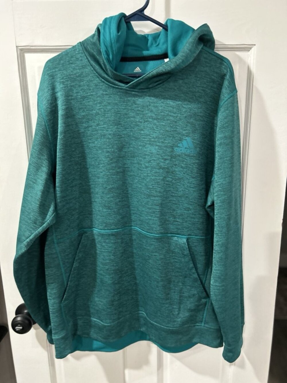 Adidas Hoodie Mens X-Large . Clima warm. No Drawstring.    0609